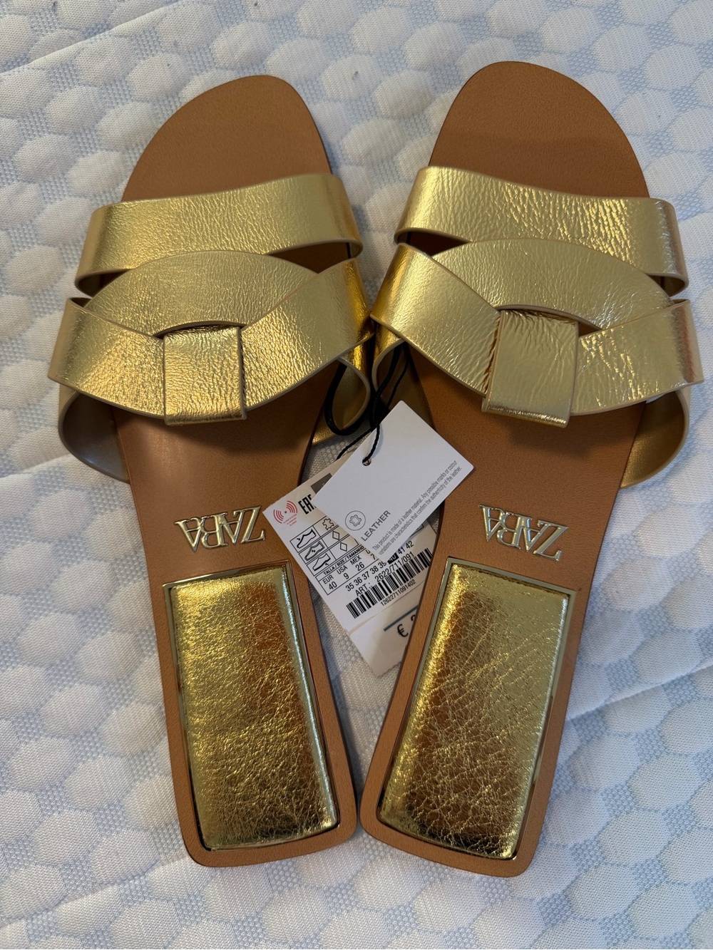 9 / 40 Zara Gold Flat Slide Sandals NWT
